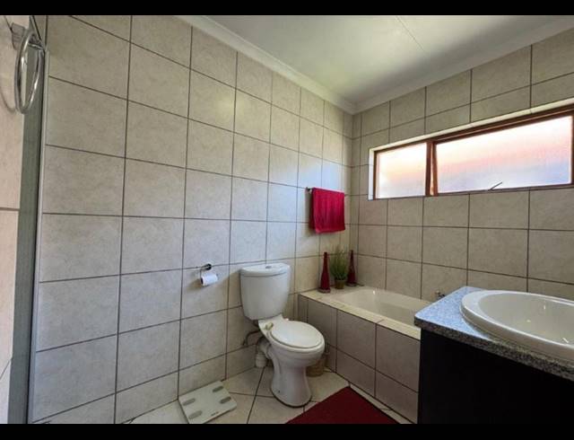 2 BEDROOM SECTIONAL TITLE FOR SALE IN MEYERSDAL